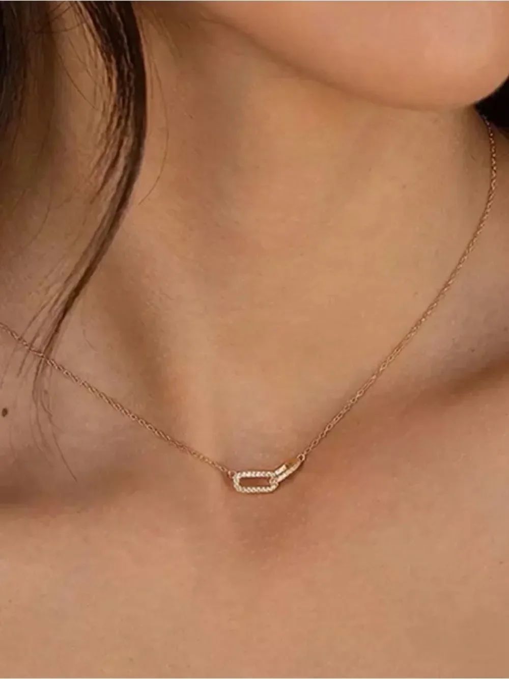 Delicate Gold Link Pendant Necklace A2095